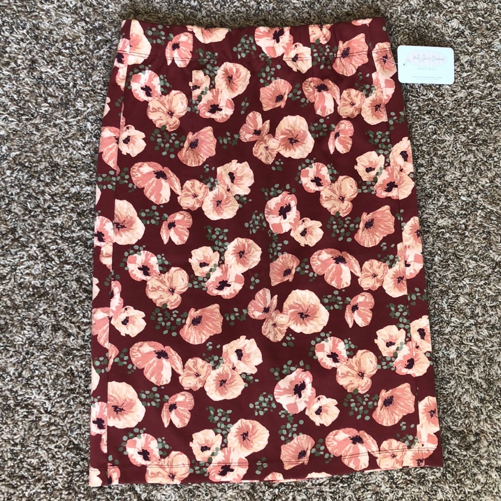 DOWNEAST Women’s pointe pencil skirt